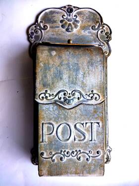 Ashland 191518903300 Metal Repro Vintage Mailbox Raised Inch Post Flowers Top Opens