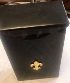 City Classic 313100637695 Mailbox Black Wall Style Gold Fleur New In Box Well Made Elegant