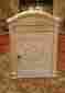 E6wt Ecco Victorian Style Locking Wall Mount Mailbox With Slot In White Key 175