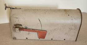 G0019 Jackes-evans Vintage Galvanized Rural Heavy Metal Post Mailbox With Flag -
