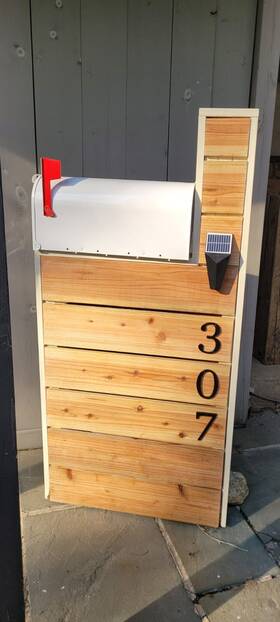 Prp-025-1c Prpich & Co. Cedar Mailbox Post Handmade Install-ready Slatted With Beige Trim Free Ship