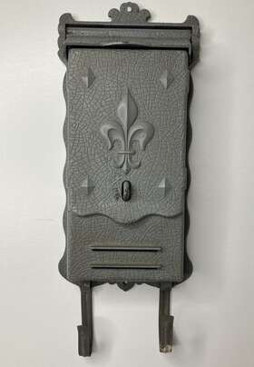 15701-3 Remington Hardware Co. Aluminum Lockable Mailbox With Newspaper Holder House Mount