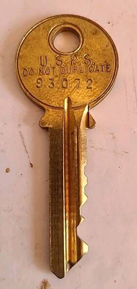 93072 Salsbury Industries Mailbox Post Office Box Door Key #93072 Good Condition. Only